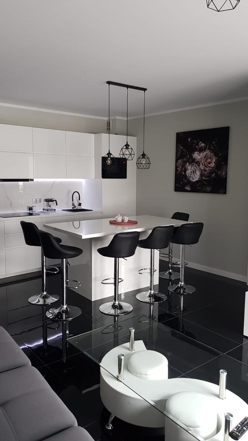 Apartament HAPPY 11 - BASEN & KORT TENISOWY, OCHRONA 24h - 3 sypialnie, dla maksymalnie 8 osób Apartment in West Pomeranian Voivodeship, Poland