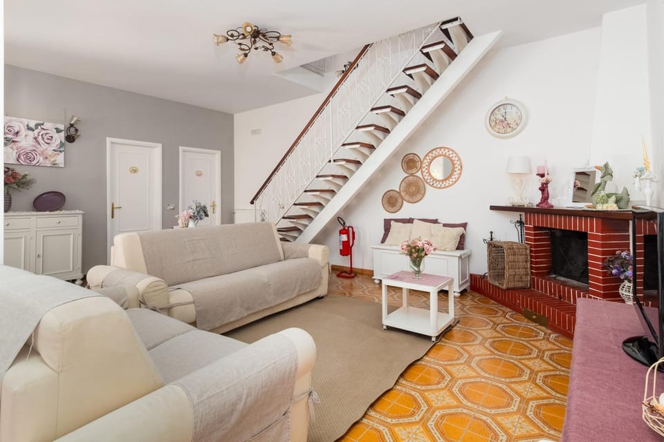 Living room, fireplace, furniture
