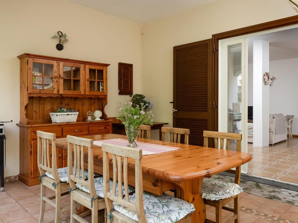Patio, Dining area