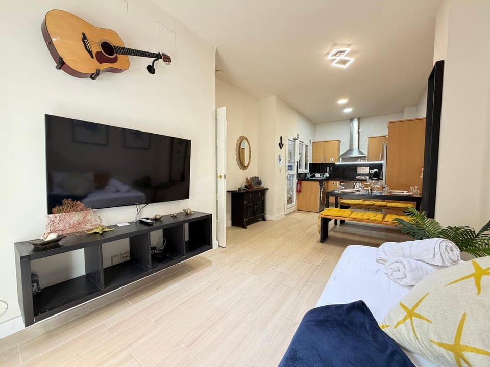 Bed, TV and multimedia, Living room, kitchen