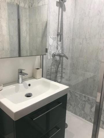 studio dans résidence avec piscine Apartment in Antibes