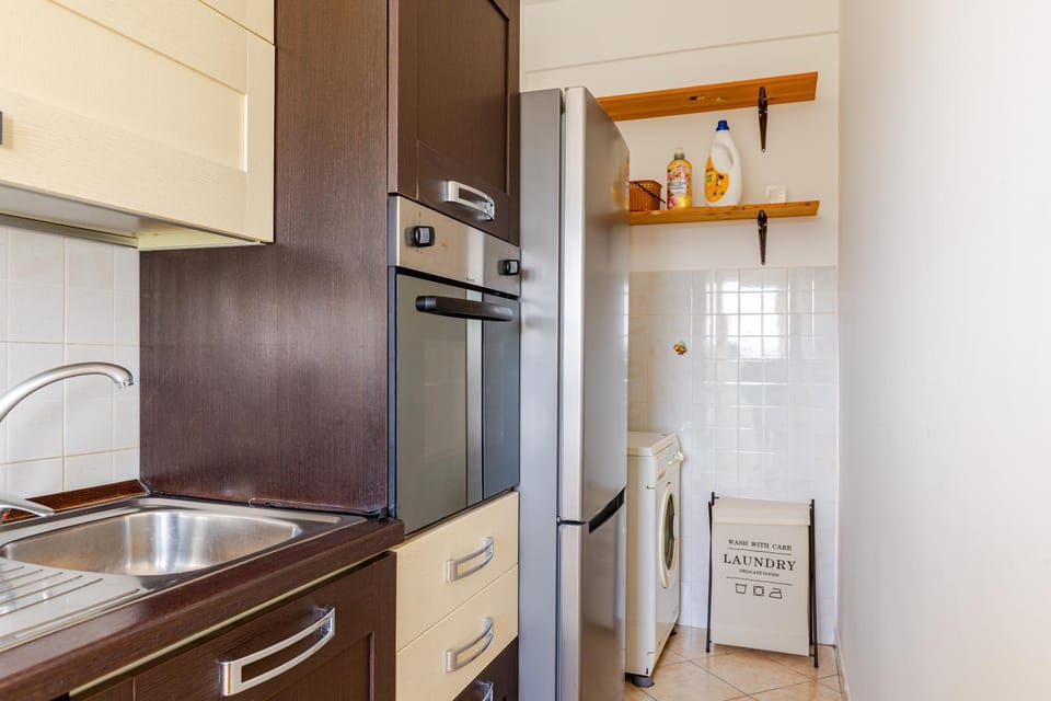 oven, washing machine, kitchen