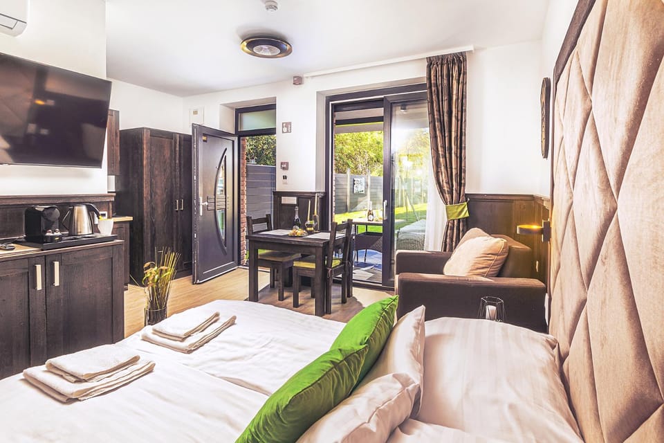 View (from property/room), Balcony/Terrace, Photo of the whole room, Bedroom, safe, kitchen