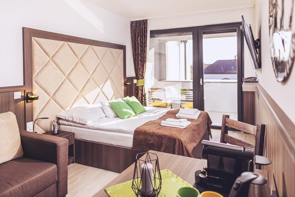 Bed, Balcony/Terrace, Other, Photo of the whole room, Bedroom