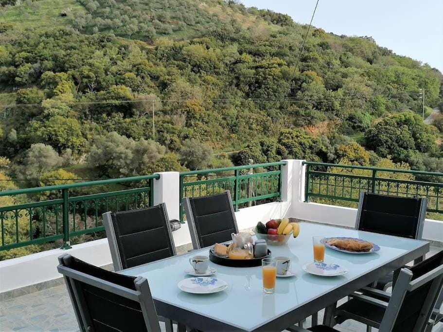 Patio, Natural landscape, View (from property/room), Balcony/Terrace, Mountain view