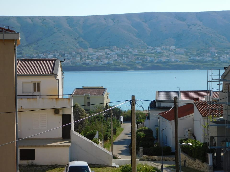 Neighbourhood, Sea view
