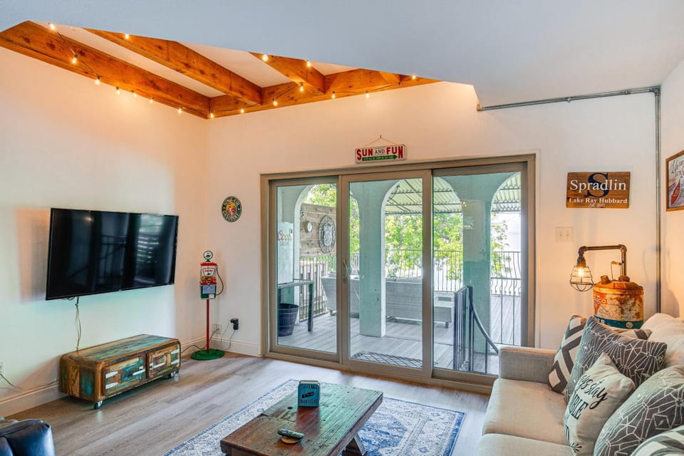 7 Mi to Winery Lakefront Rockwall Home with Deck House in Rockwall