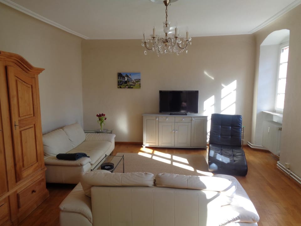 Communal lounge/ TV room, Living room