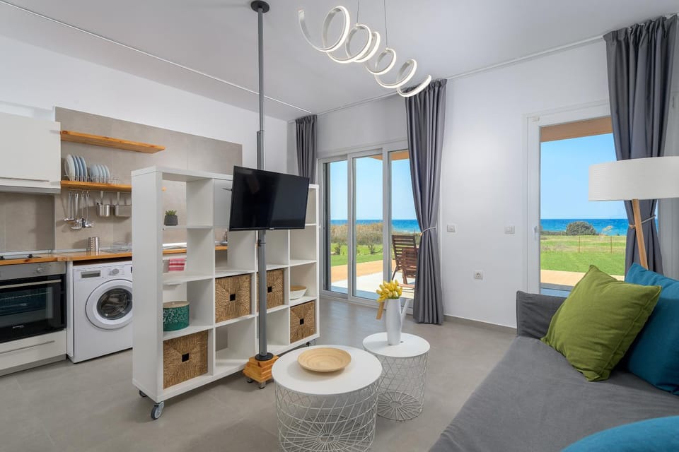 Living room, Seating area, Garden view, Sea view, washing machine