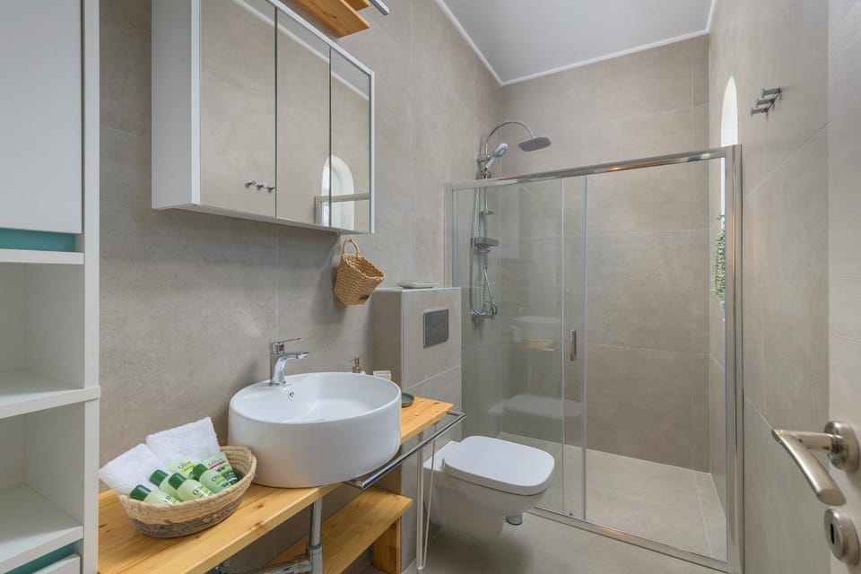 Shower, Bathroom