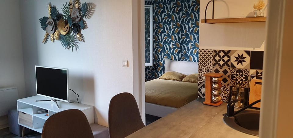 Communal lounge/ TV room, Bedroom