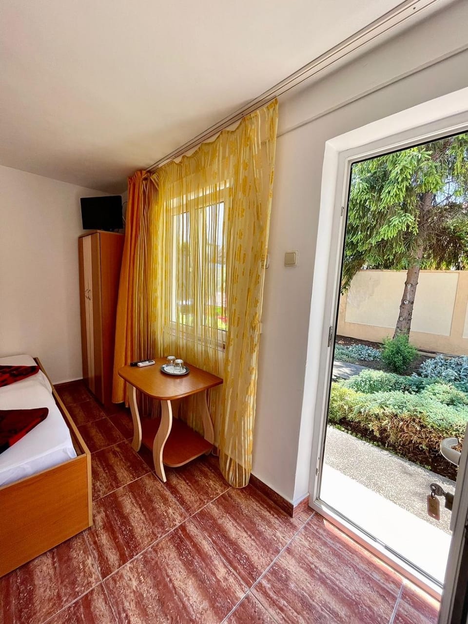 TV and multimedia, Garden view