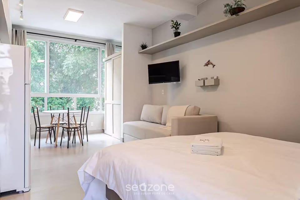 Bed, TV and multimedia