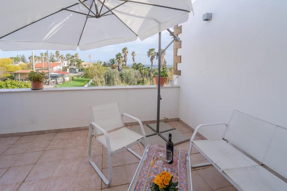 Day, View (from property/room), Balcony/Terrace, Balcony/Terrace, Dining area
