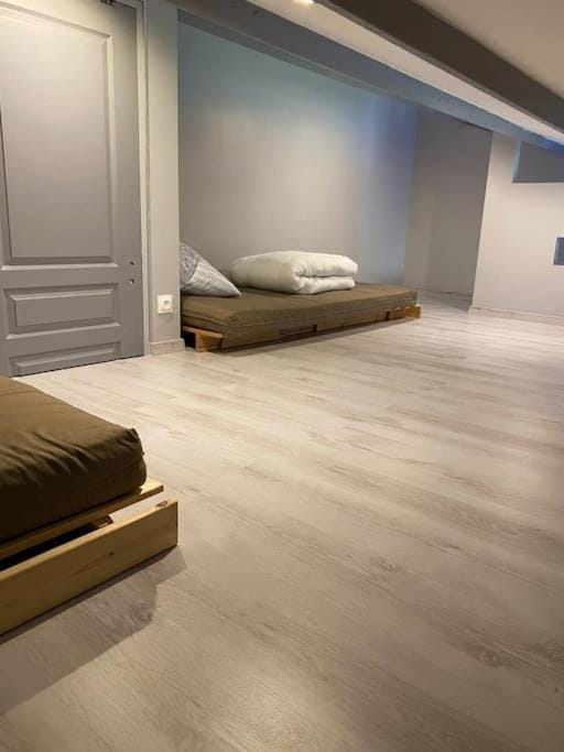 Appartement entièrement refait à neuf à 150 m de la plage Apartment in Narbonne