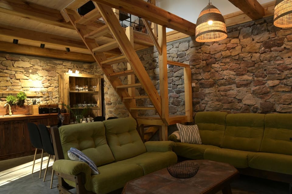 Kitchen or kitchenette, Living room