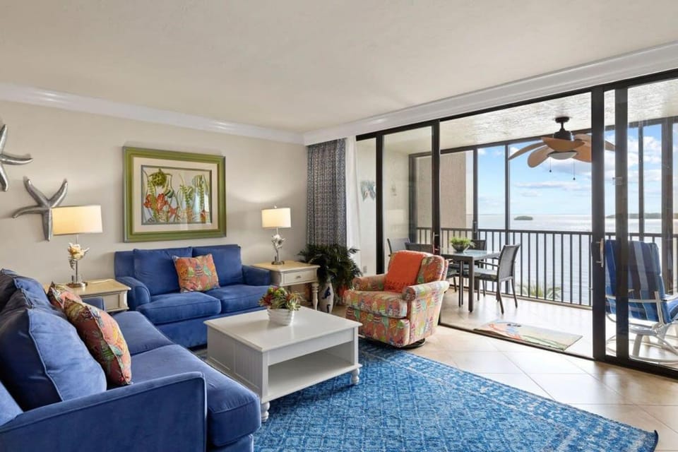 Harbour Tower 414 - Gorgeous Renovated 2 Bedroom Residence Apartment in Punta Rassa