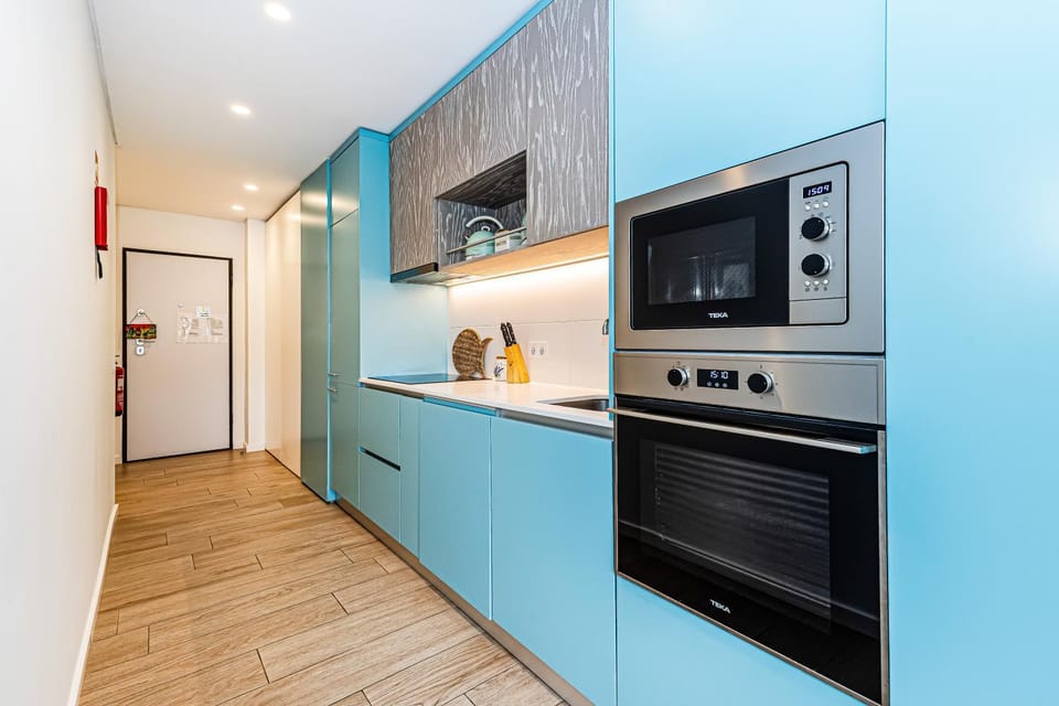 Kitchen or kitchenette, oven, stove