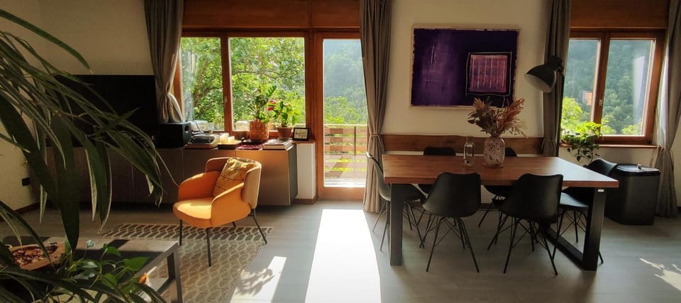 Living room, Dining area, Mountain view, Mountain view