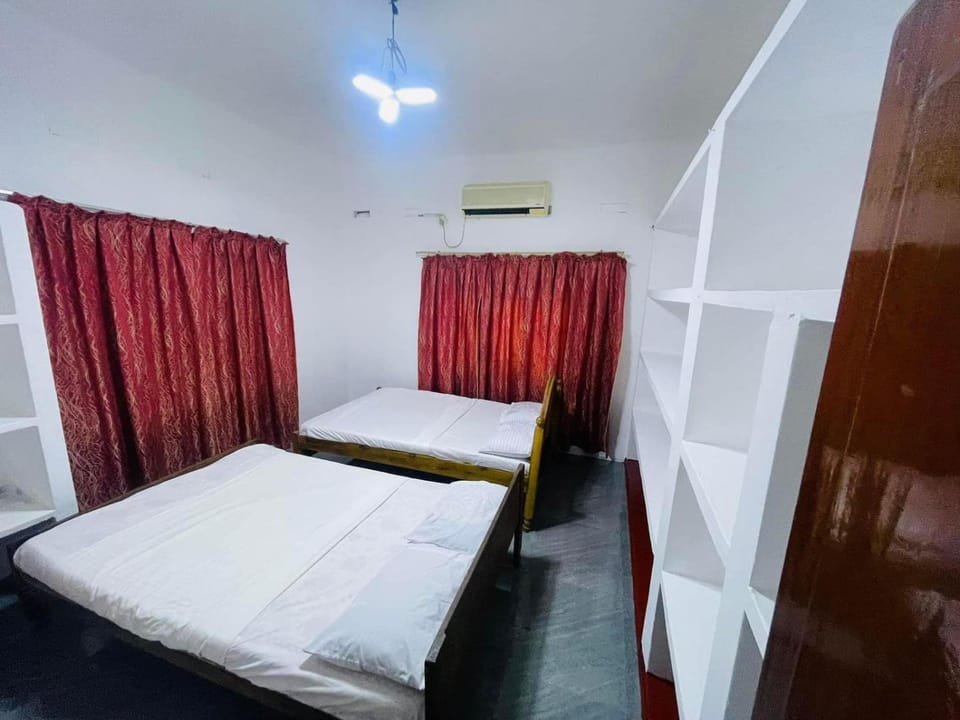 Jaffna Ratnam Holiday Home -AC House in Sri Lanka