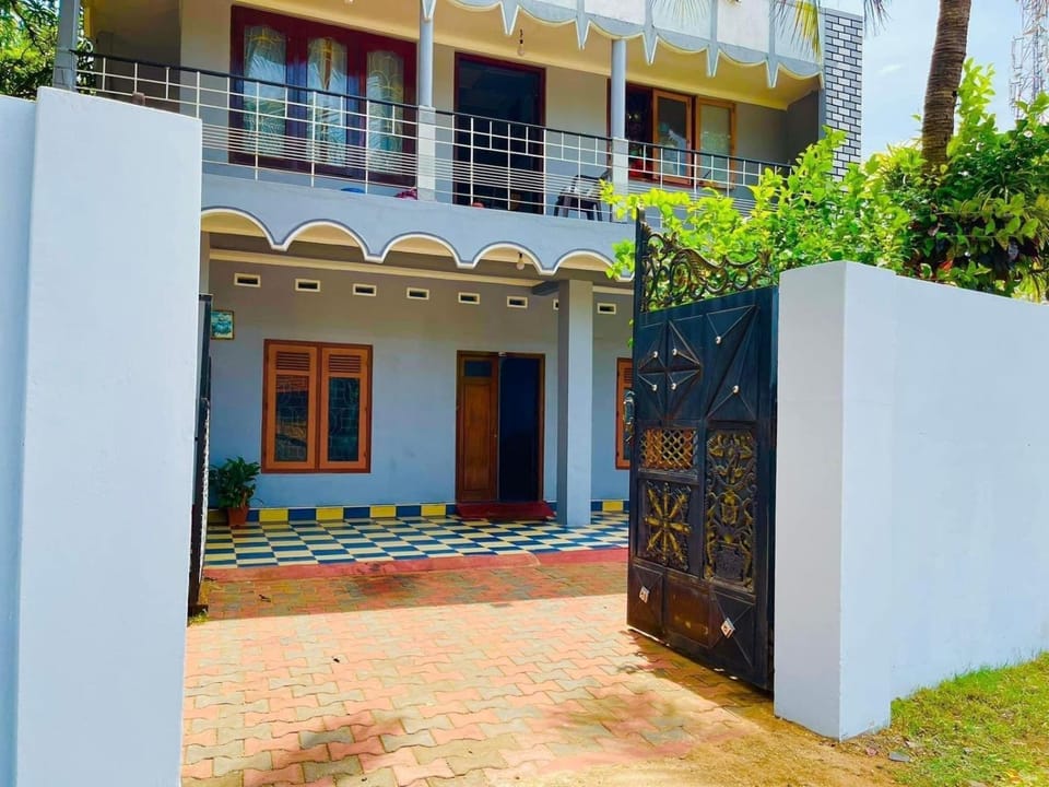 Jaffna Ratnam Holiday Home -AC House in Sri Lanka