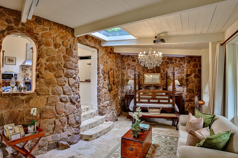 Seating area, Bedroom