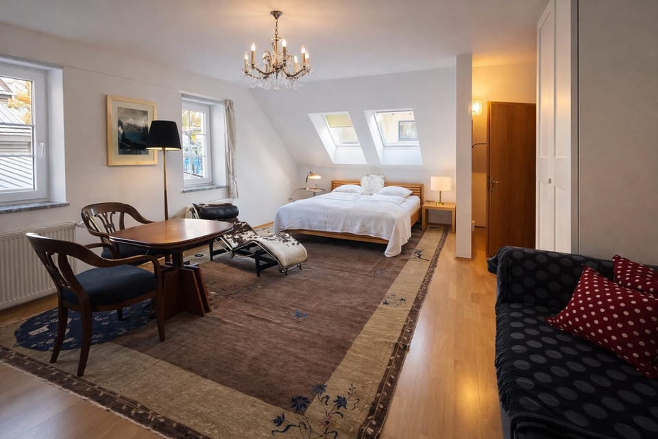 Photo of the whole room, Bedroom