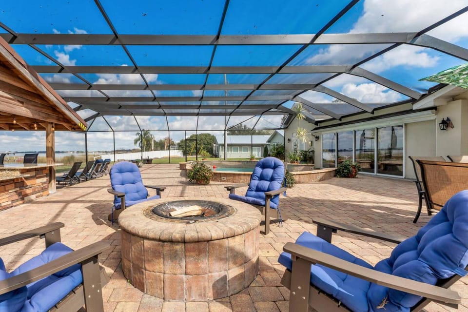 Lake Hamilton VI ~ Pool and Backyard Oasis House in Wesley Chapel