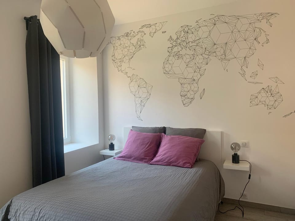 Bed, Photo of the whole room, Bedroom