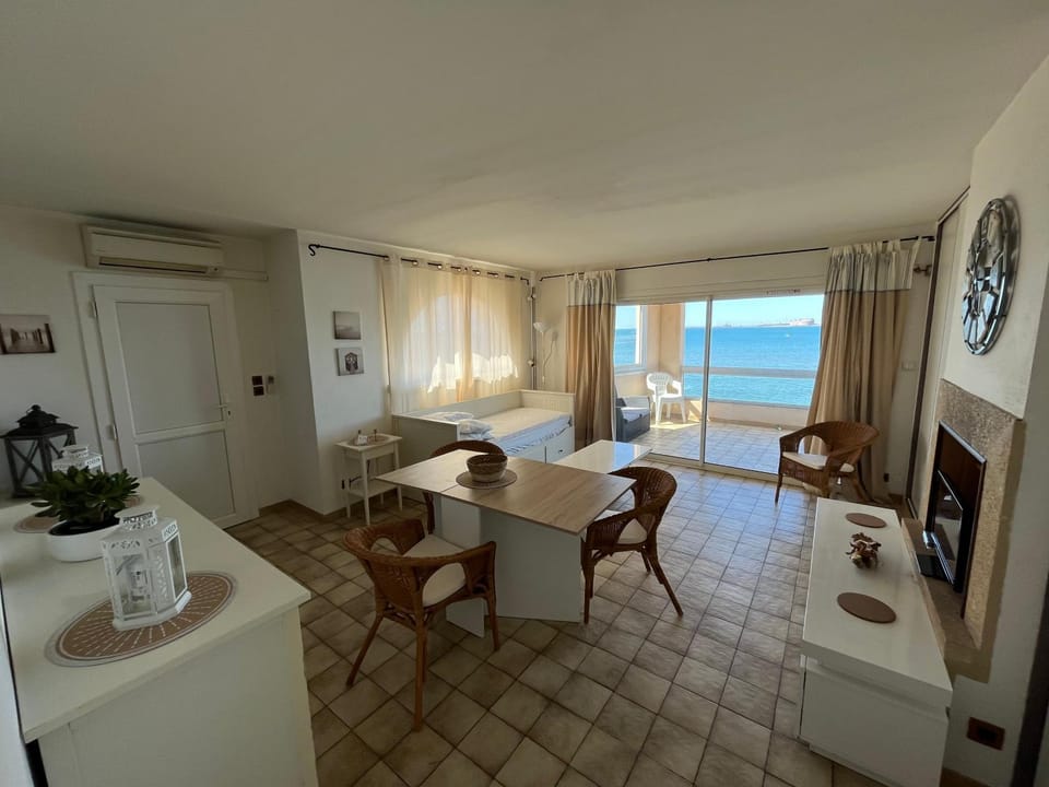 La Maison de la Mer - 1er Étage Apartment in Provence-Alpes-Côte d'Azur