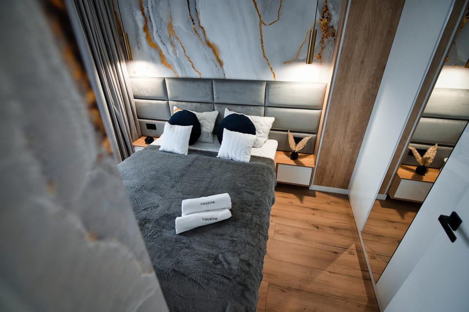 Bedroom, wardrobe