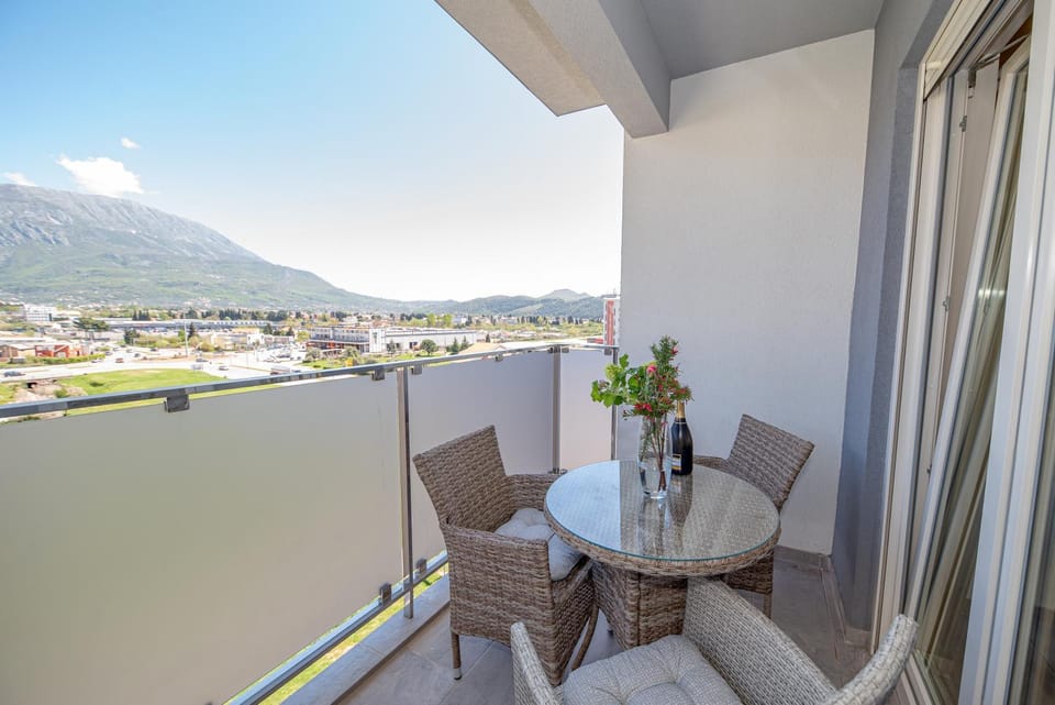 View (from property/room), Balcony/Terrace