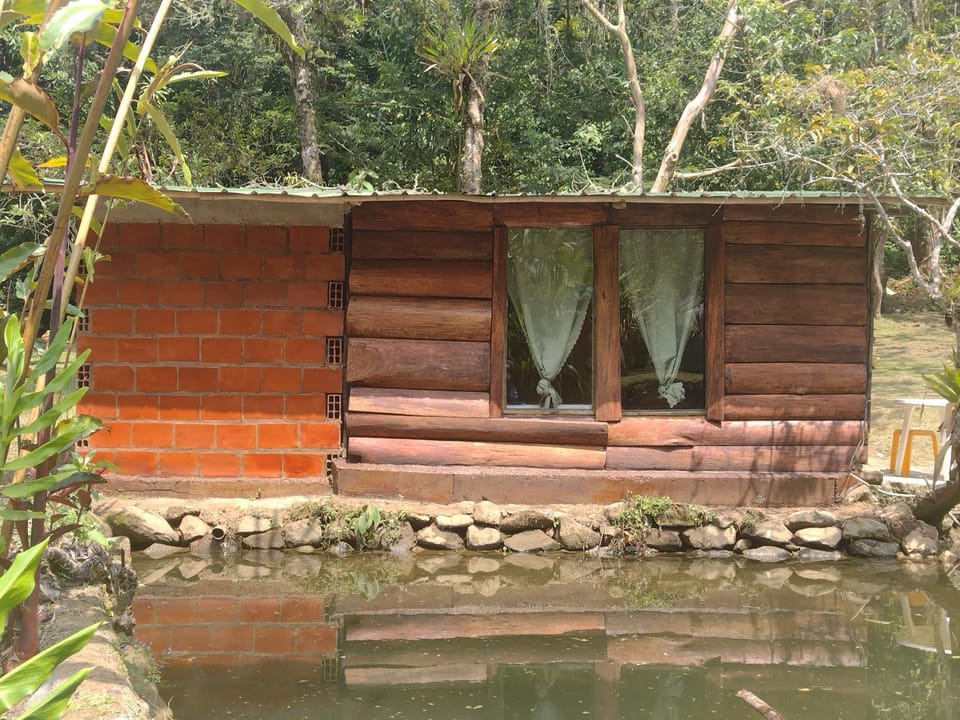 Sapiens house cabaña del lago clásica Bed and Breakfast in Valle del Cauca