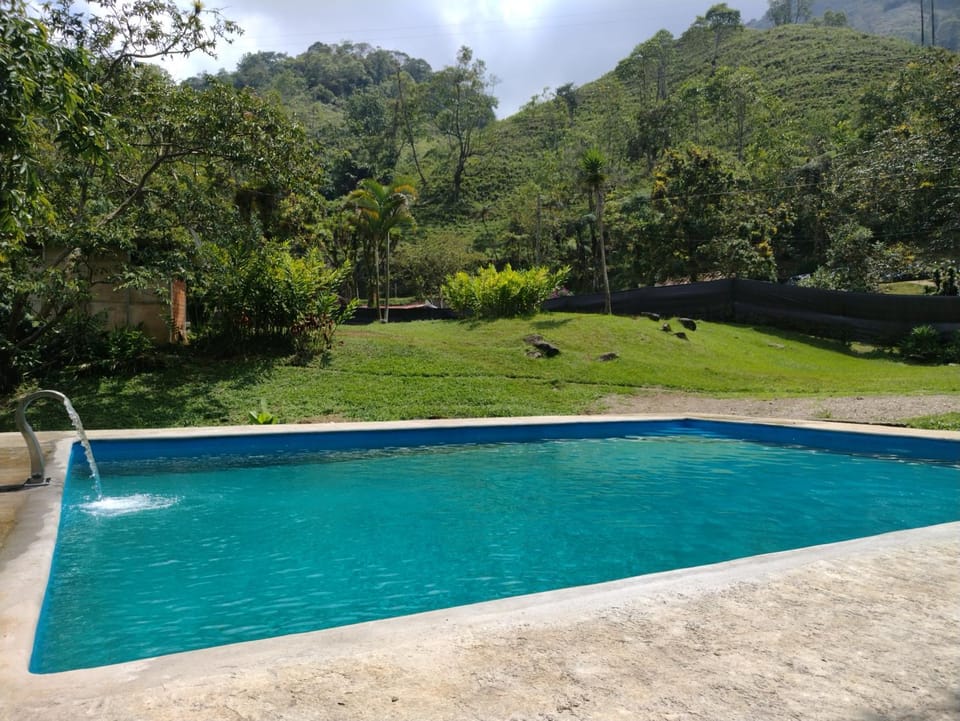 Sapiens house cabaña del lago clásica Bed and Breakfast in Valle del Cauca