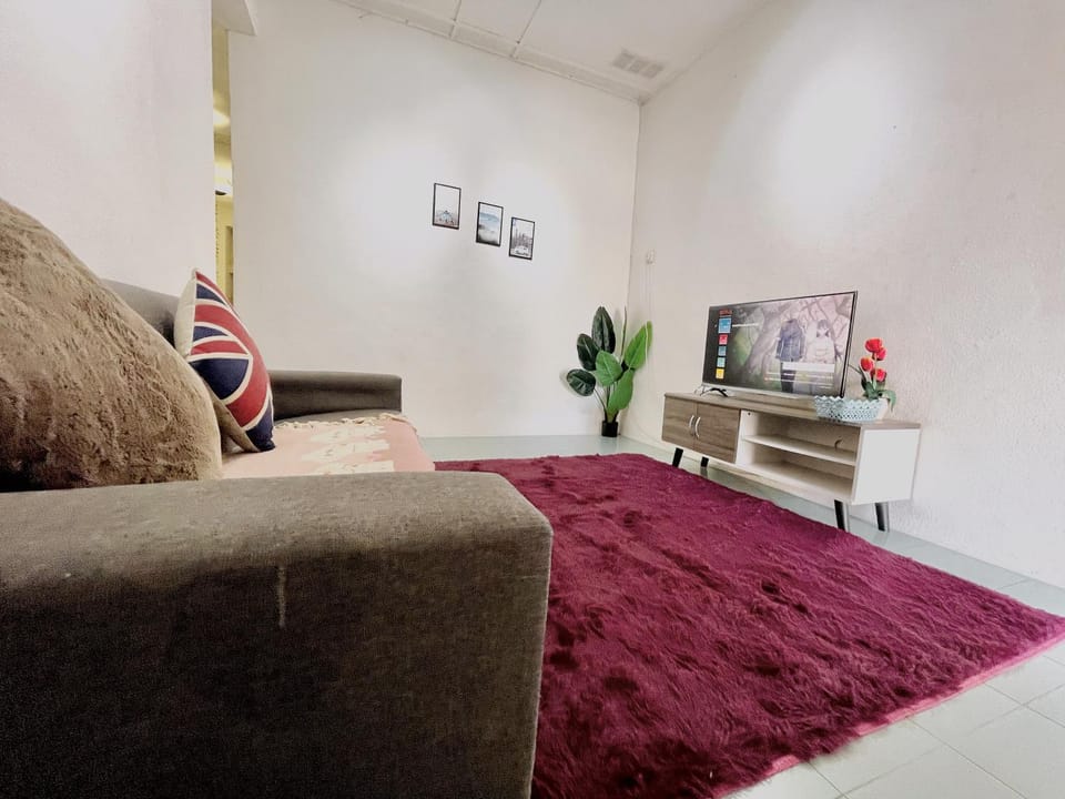 Heritage Cozy Entire 3 Bedroom House At Kijang Alma Bukit Mertajam House in Penang