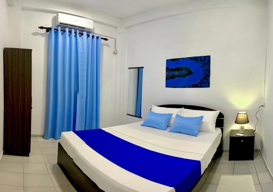Bed, Bedroom, wardrobe, air conditioner