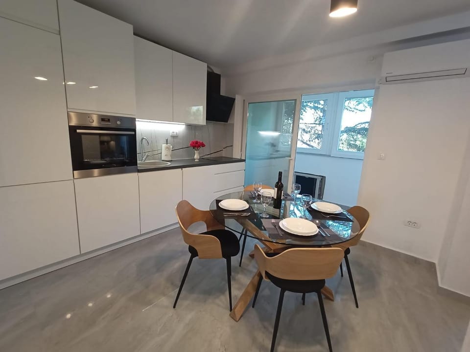 Parkside Oasis Apartment in Split