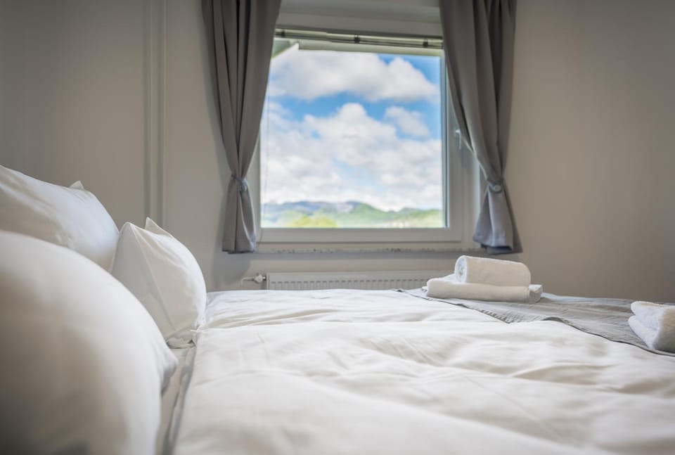 View (from property/room), Bedroom, Mountain view
