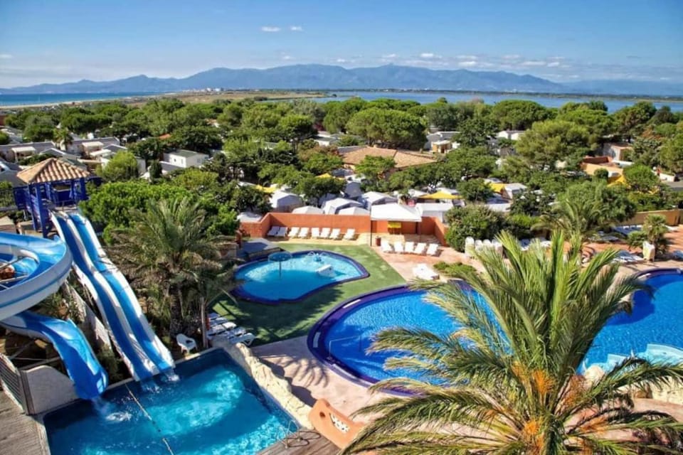 Mobil-home tout beau tout neuf, camping 4*, plage à pied ! House in Canet-en-Roussillon