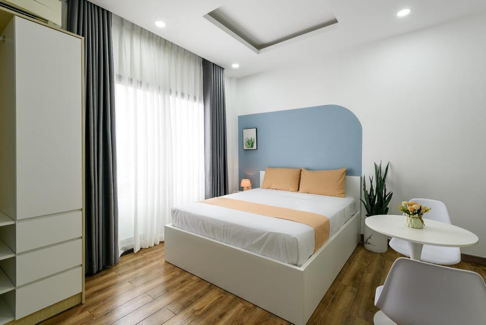 Photo of the whole room, Bedroom