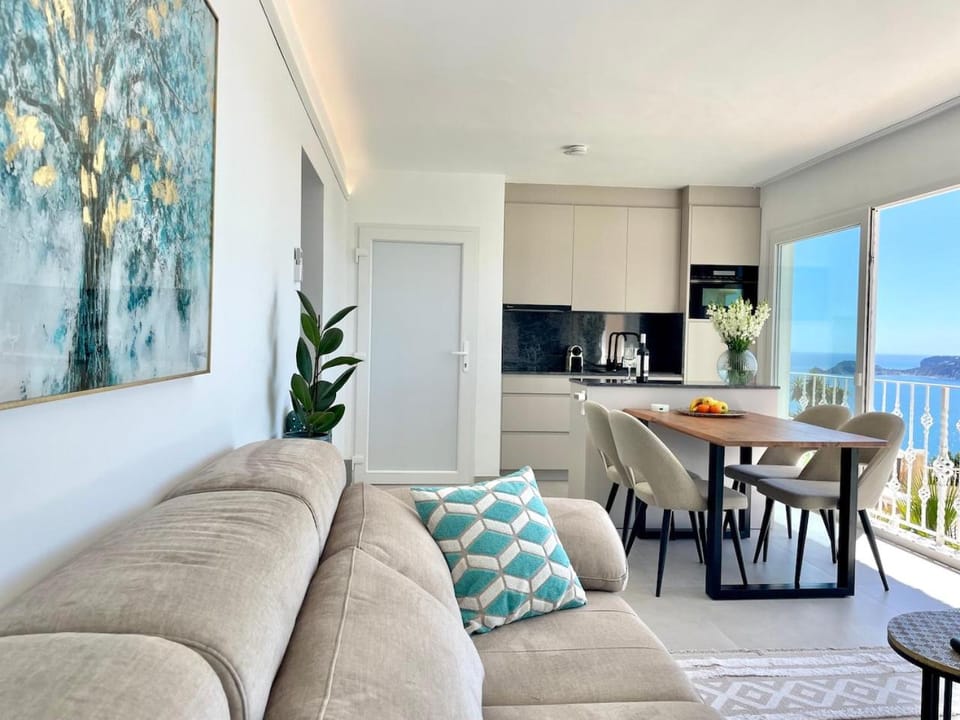 View (from property/room), Kitchen or kitchenette, Living room, Seating area, Dining area, Communal kitchen