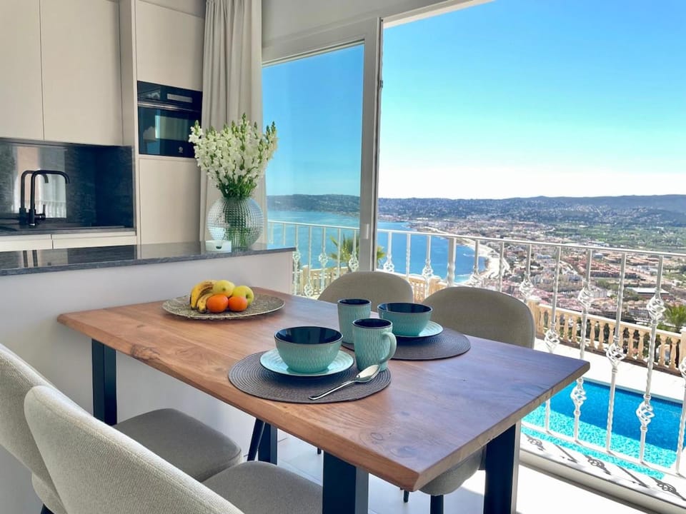 Balcony/Terrace, Kitchen or kitchenette, Dining area