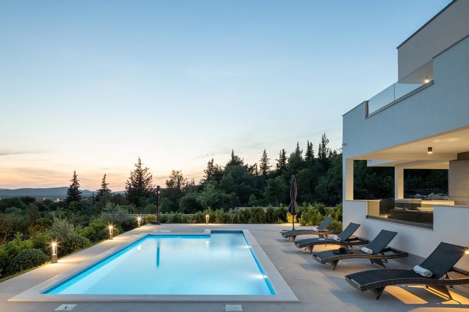 Property building, Swimming pool