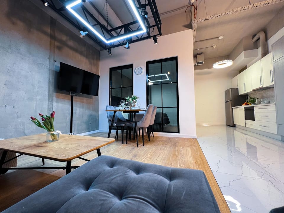 Kitchen or kitchenette, Living room, Seating area, Dining area