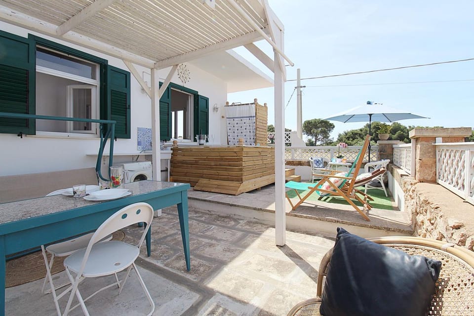 Suite Maria con Vasca Idro e vista mare by Apulia Home Apartment in Apulia