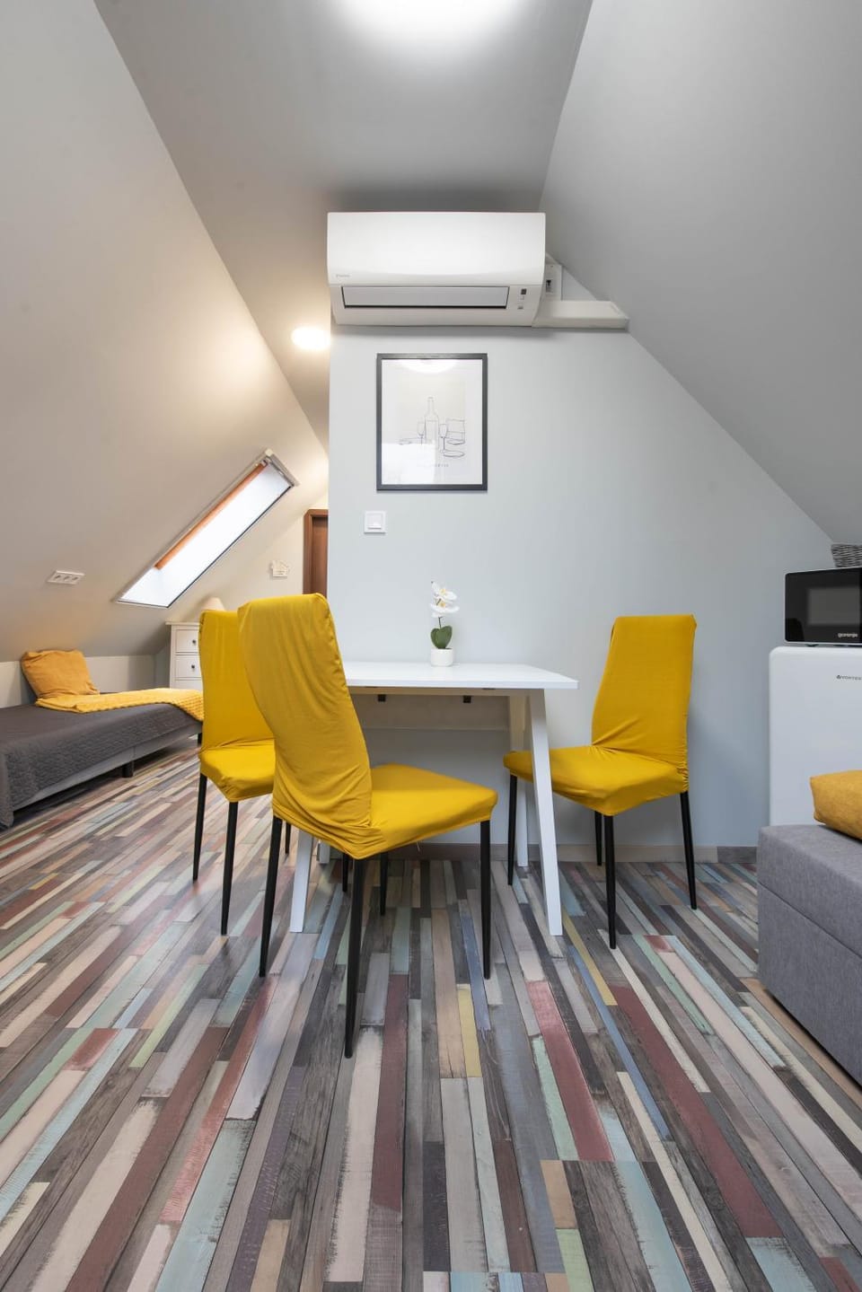 Living room, air conditioner