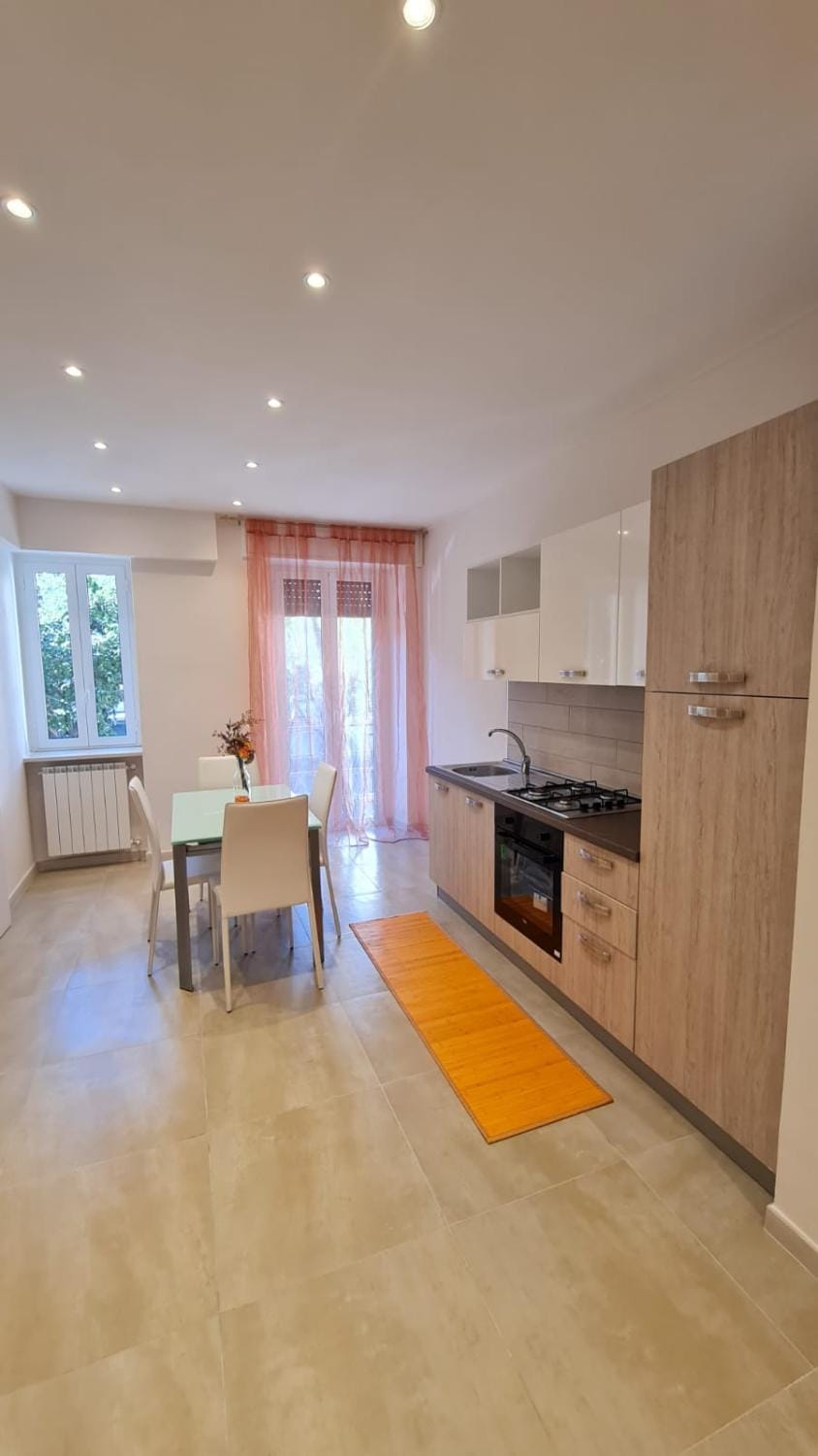 Kitchen or kitchenette, Dining area, pet friendly, stove