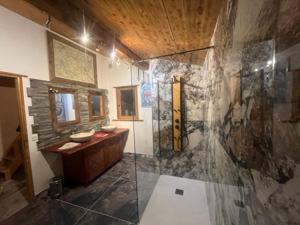 CHALET TOUDBIOLE haut de chalet Chalet in Les Houches