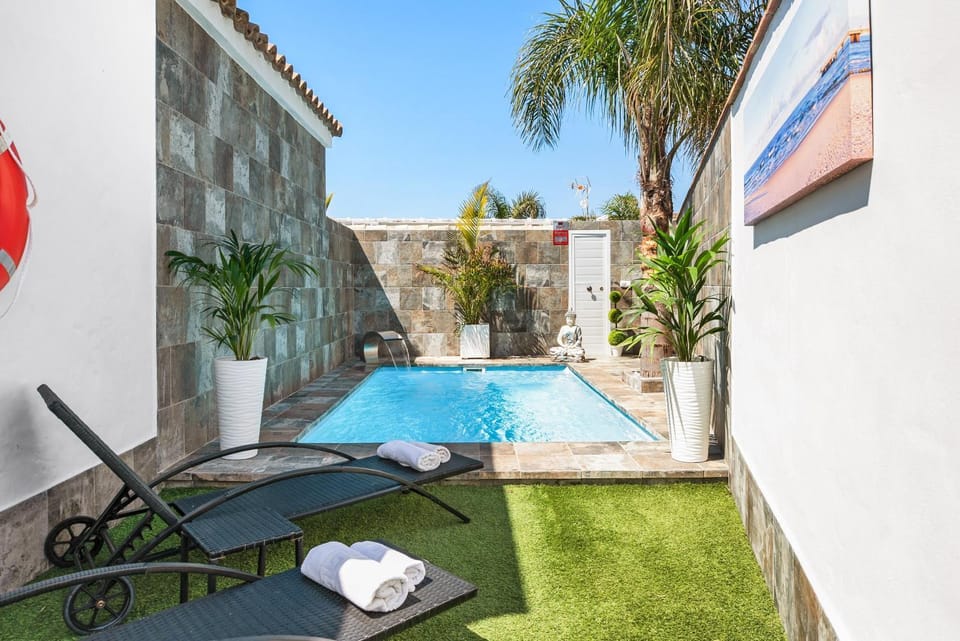 Property building, Swimming pool