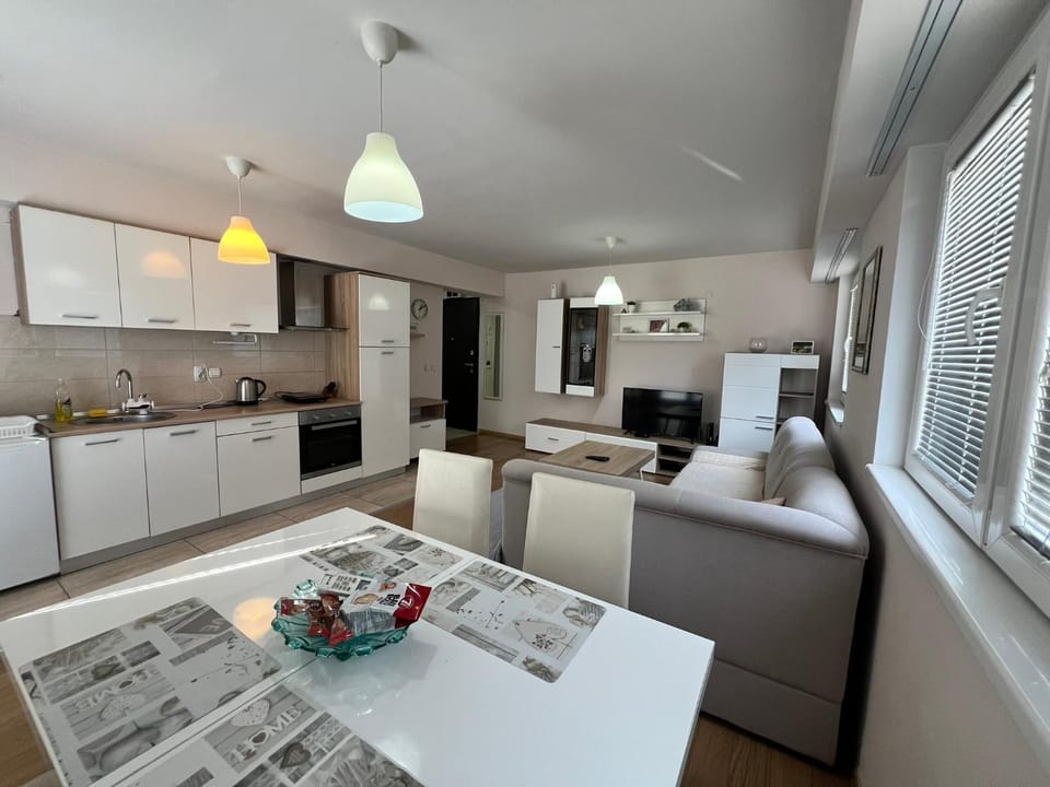 Kitchen or kitchenette, Dining area, kitchen, kitchen